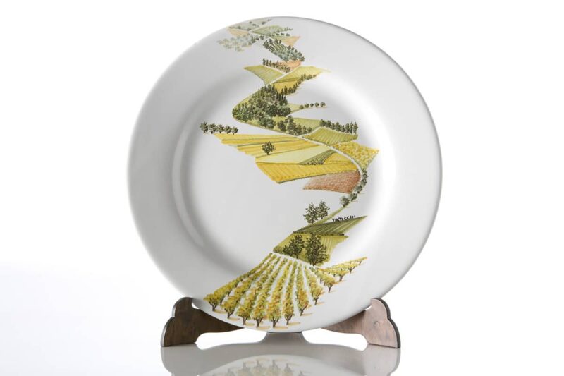 Ceramic dinner plate Visions. Decorated handmade dinnerware set by Materia Ceramica Italy